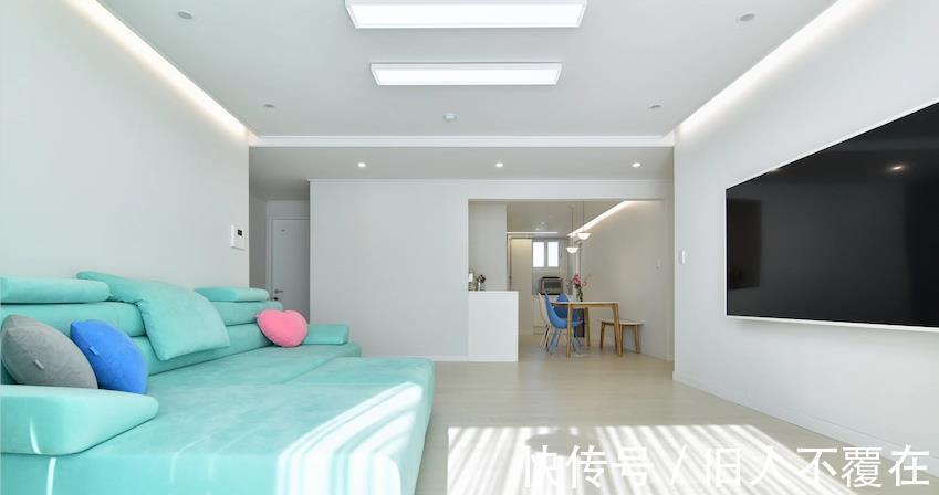 客厅|看完他家130㎡明白了，档次在舒适面前一文不值，越极简越受欢迎