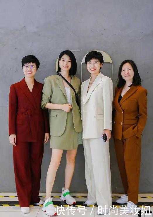 “丑模”吕燕真有国际范,穿西装套裙配运动鞋好洋气,气场绝了