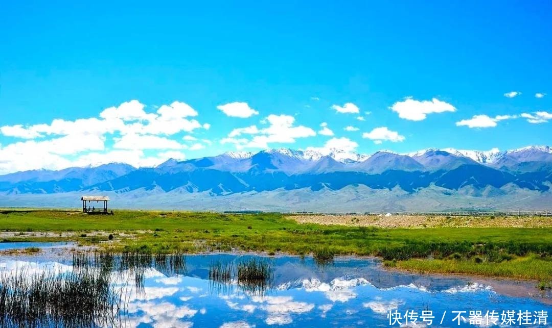 在天山脚下，有一座宝藏小城，名气虽不如伊犁，但美景如画卷