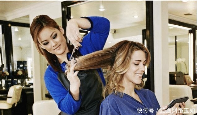 理发店|理发店理发先洗头再剪头发,里面有什么“套路”?说出来你都不信