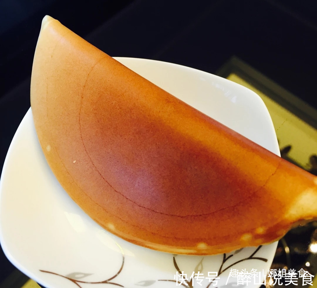 一碗面粉，2个鸡蛋，做孩子爱吃的蛋烘糕，喷香营养，早上吃特好