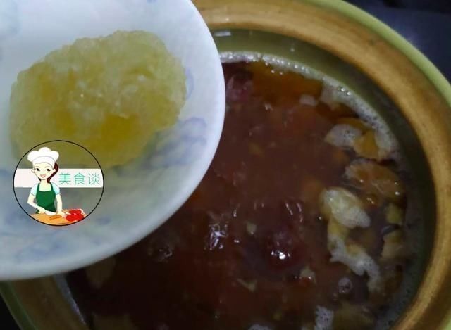 桃胶|夏天,这碱性水果要常吃,和红枣是绝配,每天吃点,脸红润有光泽