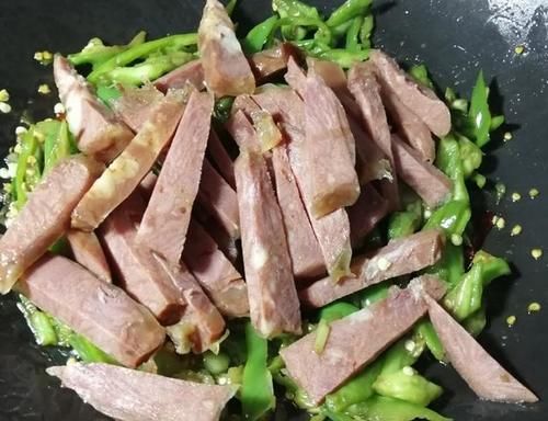 驴肉炒青椒怎么做好吃？三个窍门，鲜嫩可口美味下饭，简单又营养
