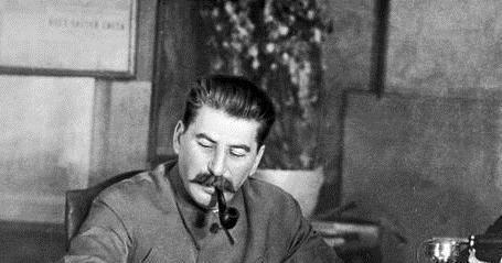 技术工人|斯大林是如何控制那些高干的除清洗外,还用特权、钱袋制度收买