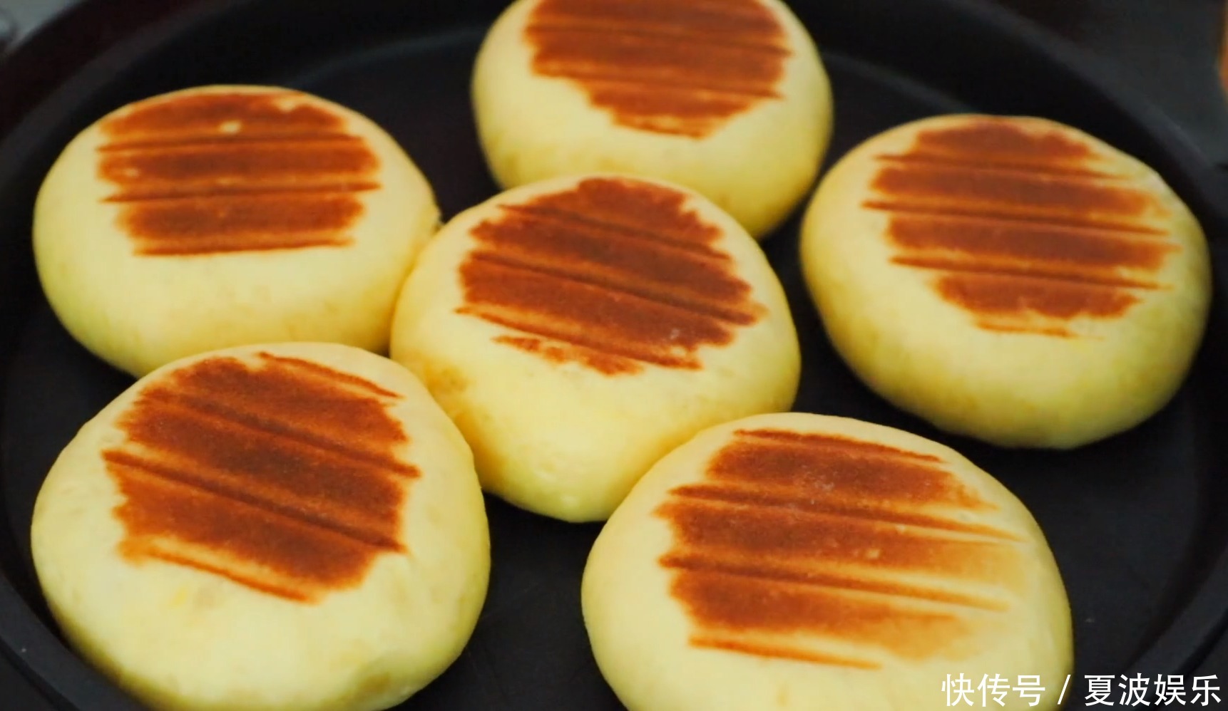 正宗发面饼一斤面粉,4个鸡蛋,蓬松暄软又香甜,比面包还好吃