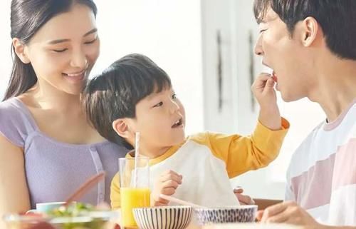 康康|孩子以后会不会孝顺,不用等到长大后,小的时候有4个特征很明显