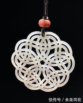 阴线!清乾隆和田玉籽料 白玉 庭院仕女 子冈牌 诗文牌