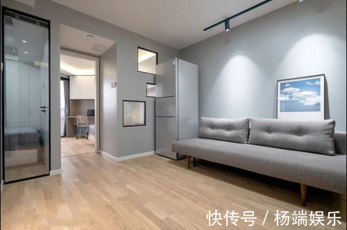 客厅|还是老公机智,阳台客厅之间装个隔断墙,空间宽敞不止一点点!