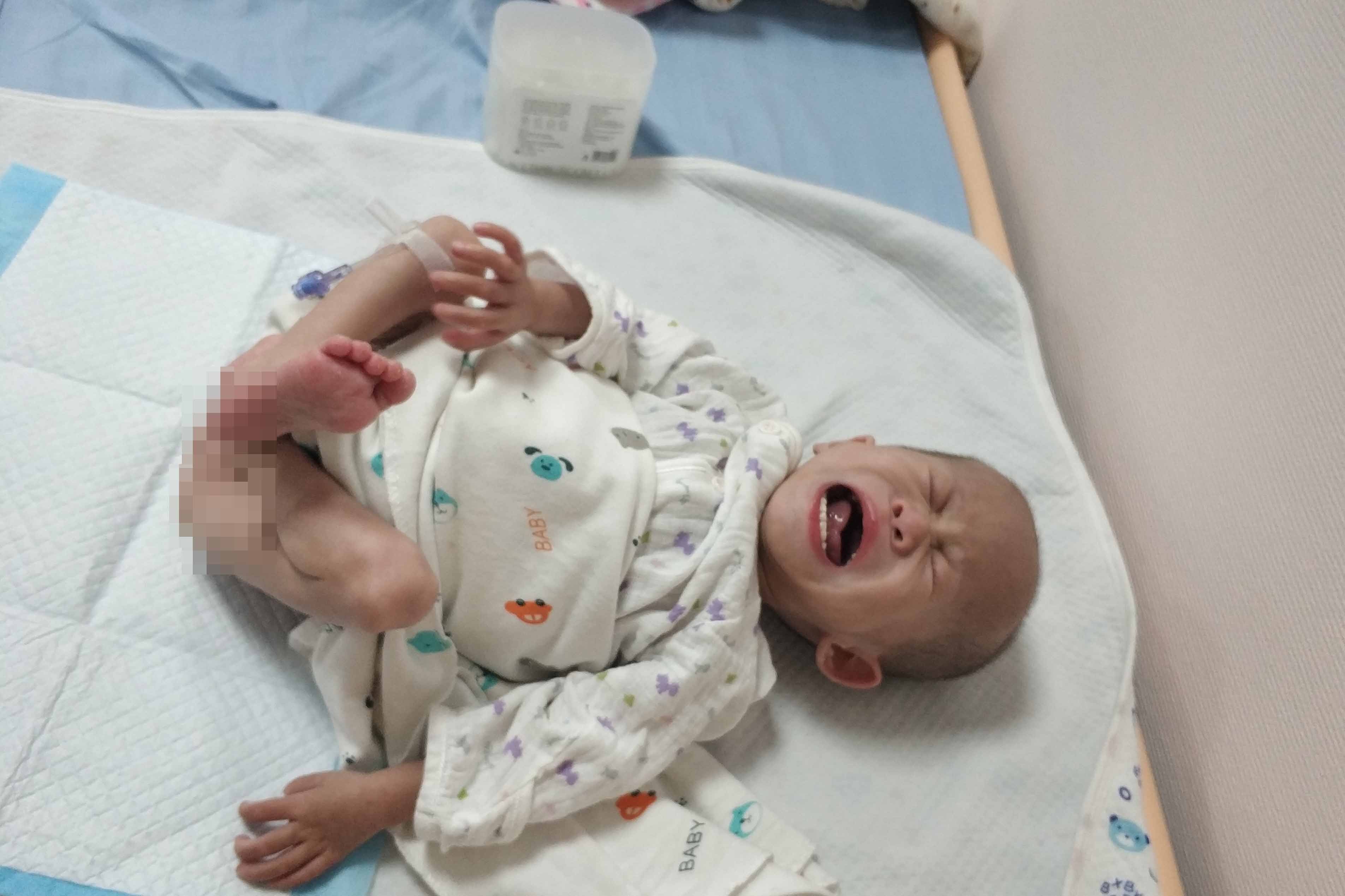 济南儿童医院|孕妈为保胎坚持卧床5个月,第35周产女,接着一家人就陷入困境