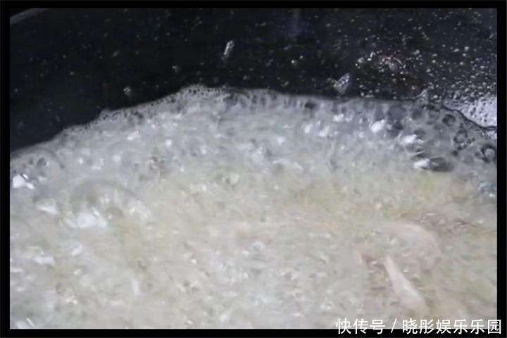  喜欢|莲藕这样炒，清脆爽口开胃下饭，一吃停不下来全家人都喜欢！