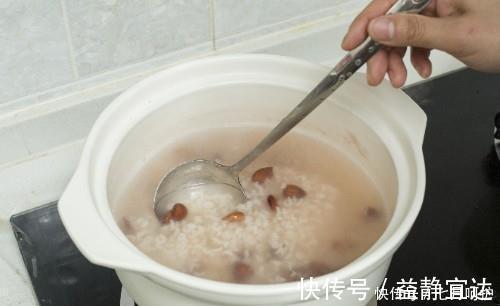 枸杞|杏仁燕麦粥浓香顺滑，充满了杏仁香气让人沉醉，喝上一口很满足