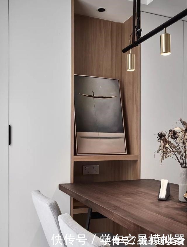 次卧|一样的80㎡,他家装修出的效果为什么这么宽敞,超大客厅真棒!