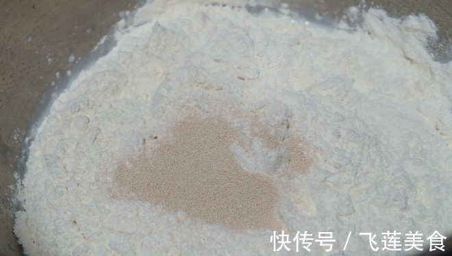 拉丝|面包别再买了,自己在家做,不用黄油不用高粉,柔软拉丝超好吃!