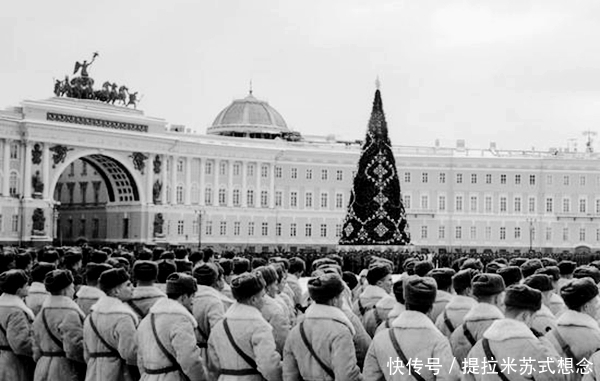 苏军|苏德战争，德军为何不集中兵力进攻莫斯科，三路出击更适合闪击战