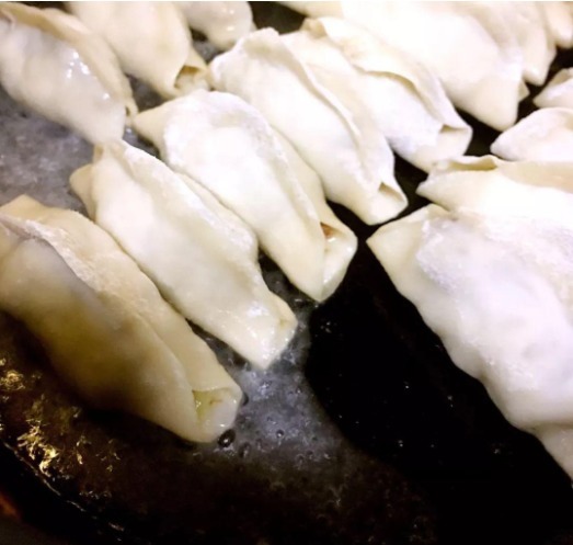 它比饺子还好吃!又香又酥超简单