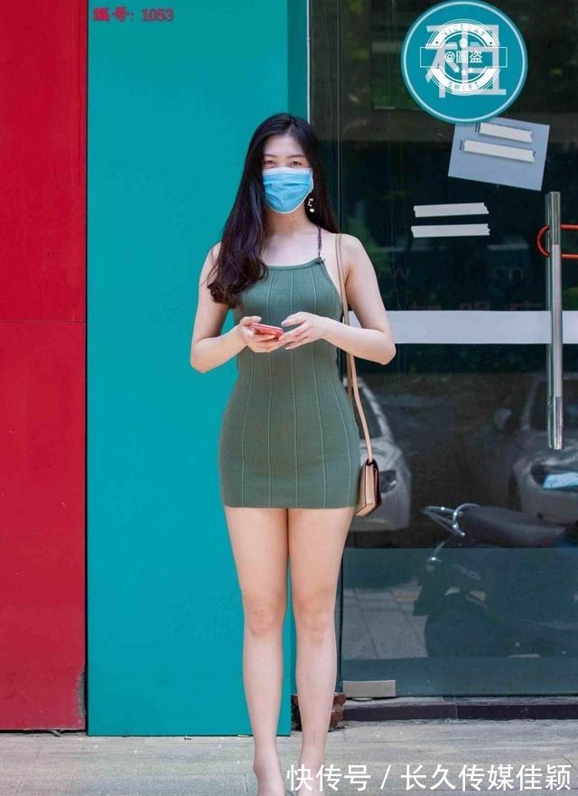 魅力|贴身舒适的连衣裙,好看又前卫,挺拔有魅力