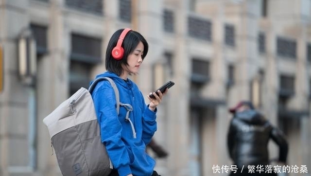 35个矿泉水瓶制作的背包——STOCKHOLM城市背包简评