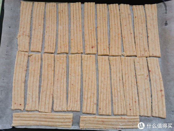 剩米饭别只会蛋炒饭，用来做辣条，香辣劲道，没有添加剂干净卫生