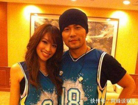 走红|和周杰伦唱《画沙》走红,到了浪姐却成背景板,一个人默默吃饭