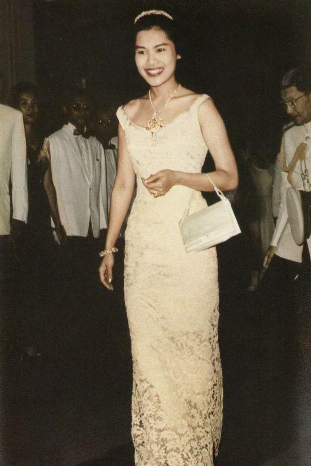 亚洲|曾经的亚洲美后诗丽吉,从清纯美丽到脸黑松弛,竟被医美毁成这样