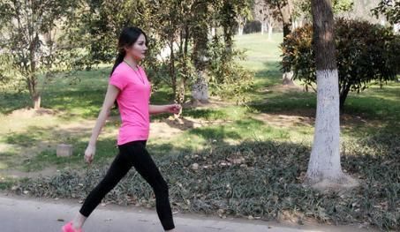 习惯|上了年纪不显老的人,十有八九会有3个习惯,学会一个也不错了