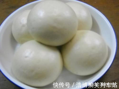 小苏打|蒸馒头可别只加酵母,多放3味料,30分钟就发满盆,软暄有嚼劲