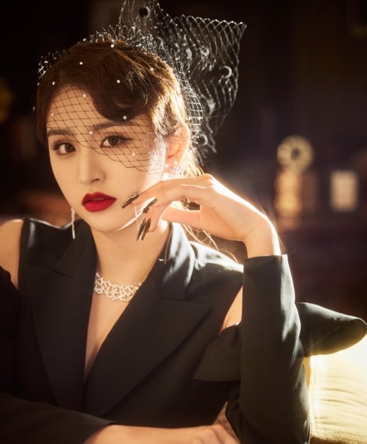 网纱|金子涵复古造型惊艳,热搜猛涨粉丝赞不绝口,网友却直呼认不出