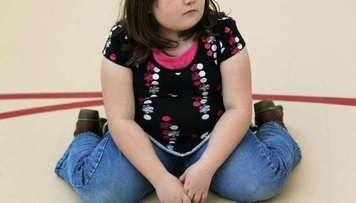 进食|孩子3岁吃饭还要追着喂，小孩挑食、吃饭难，妈妈该怎么搞定？