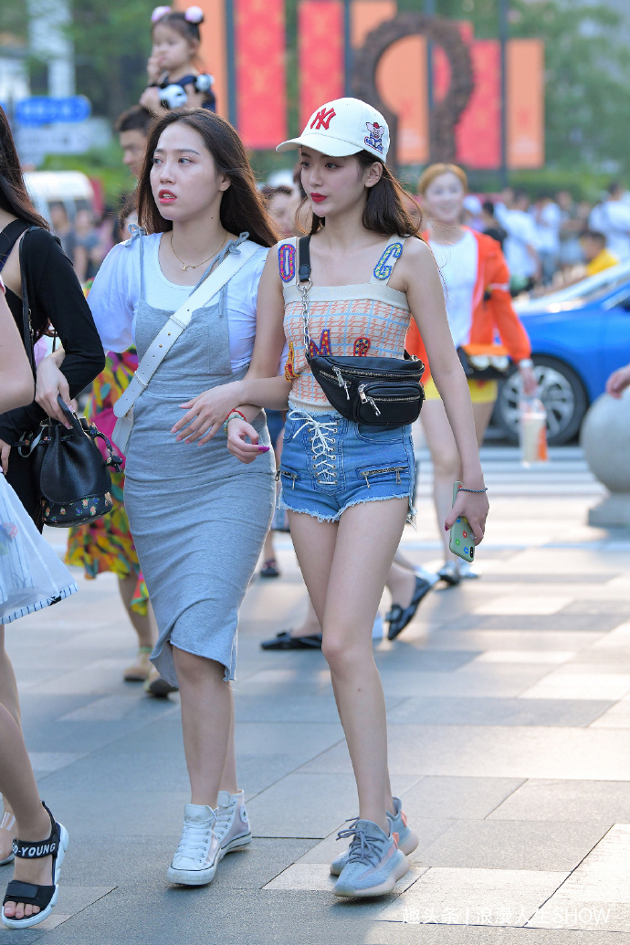 穿搭","m":"c3ef63d950b7d939a85660b42f9d7e550f62ae","nlabel":"stat_3049659895:zm.news.so.com:5pyA5Zac5qyi5Y+R5Yqo5py6,pageType_zmt,glevel_3","ntag":"tfashion;sfashion_时尚;kfashion_1:穿搭;call_P:全类:时尚:美女;cfashion_P:全