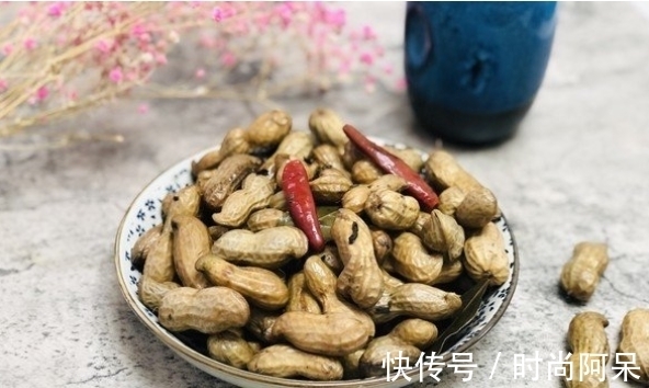 落花生|做盐水花生时,不要只会加大料,多加“一物”,香味浓郁更加好吃