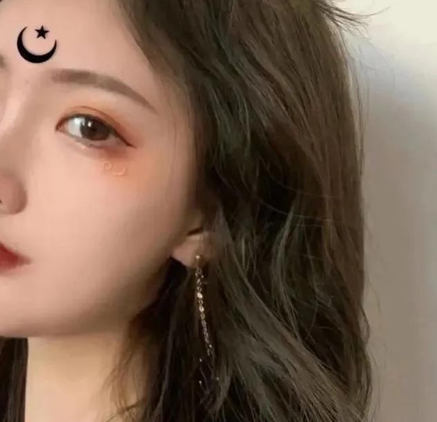 女生坚持这“3个好习惯”,五官会逐渐立体,成为明眸皓齿的美人