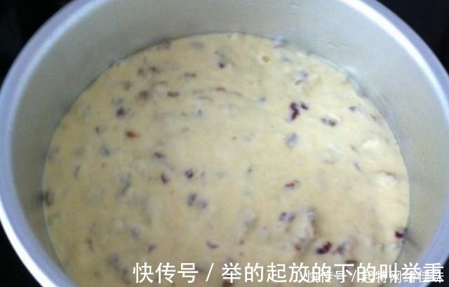 玉米发糕这样做,教你一招,蓬松柔软,不回缩不塌陷超好吃!