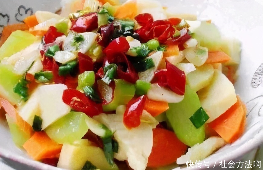 女性到了中年，多吃3种美食，排毒燃脂，清理肠胃，营养又瘦身