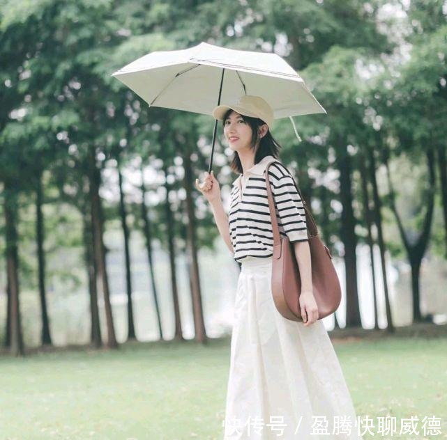 半身裙|极简的穿搭风格看似随意，却不经意间透露着高级，温柔又有气质