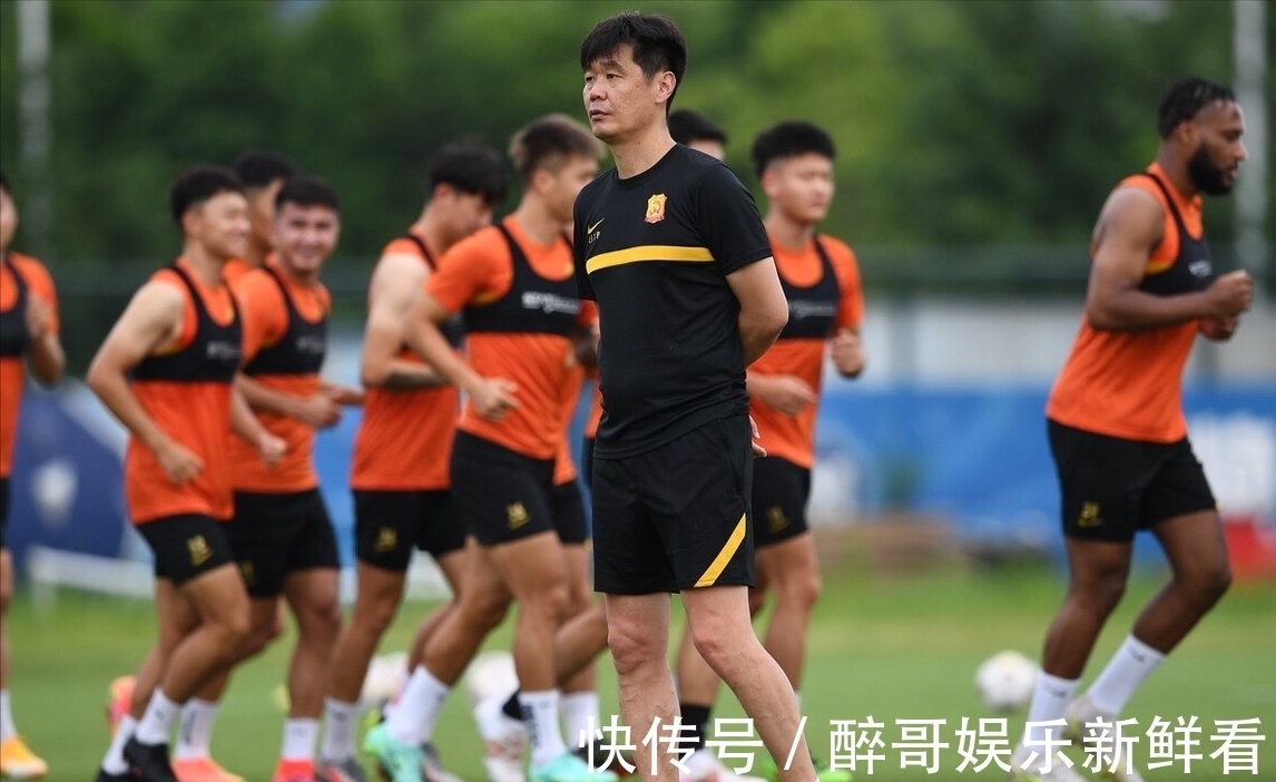 李霄鹏|曝国足主帅2大暗地操作:隐藏身份双工资+控制中超队,李霄鹏执教