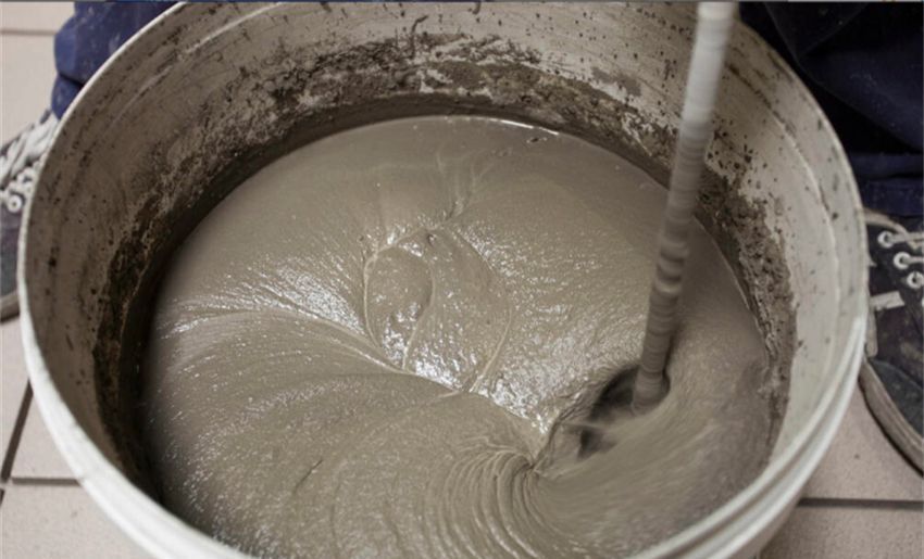 瓷砖胶|铺瓷砖时,工人说用瓷砖胶比水泥砂浆好?别轻信,八成想坑你!