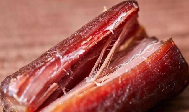 自制风干肉，做法简单，口感筋道无腥味还不柴，比风干牛肉好吃