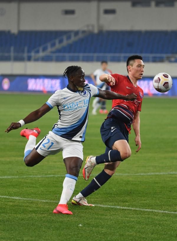 徐武|足球|中超保級組:大連人勝重慶兩江競技