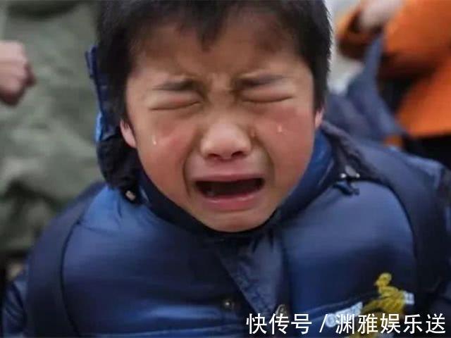 爸爸|儿子抢过爸爸手机扔进湖中,爸爸一气之下的一巴掌,毁了家毁了娃