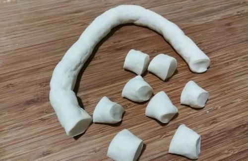 鲜香多汁小笼包，鲜美无比，吃起来满口流香