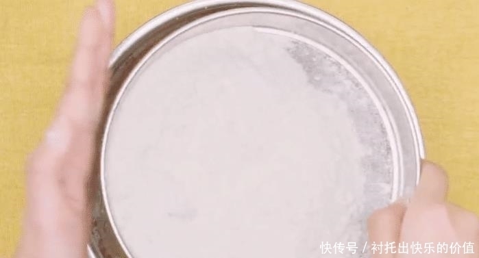 想吃红枣糕不用买,不揉面,不发面,软嫩蓬松又营养,孩子特喜欢