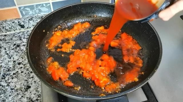 老少|虾仁豆腐蒸鸡蛋，再配上西红柿酱，好吃又营养，老少都爱的下饭菜