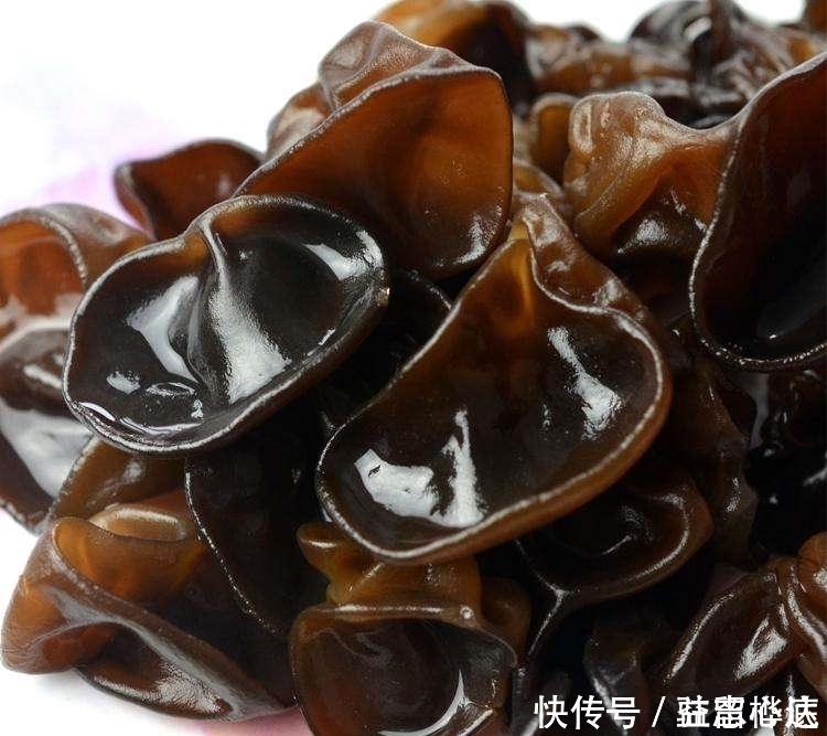 木耳和此物一起煮,能補氣養血,緩解失眠,頭發悄悄變黑哦