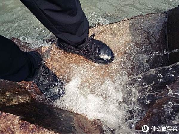 牛皮|纵享探索乐趣：OUNCE遨游仕T1B登山鞋体验