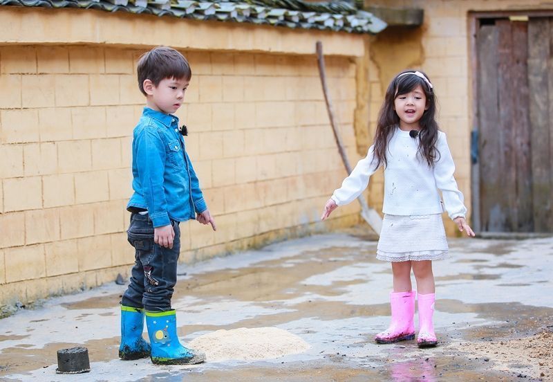 嗯哼这样回应亲小泡芙事件,网友:果然是个会坑爹的主