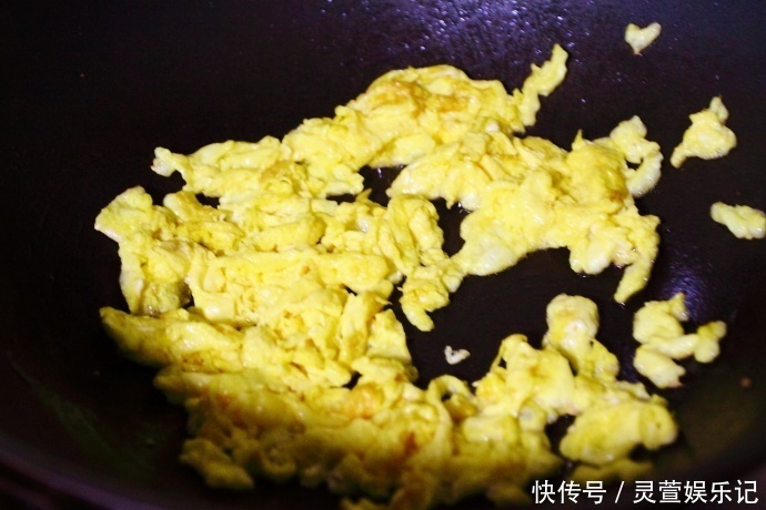 分钟|早上少睡10分钟做一盘炒面给孩子当早餐,简单、省事、营养、美味