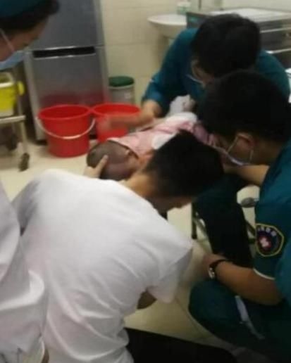 吸入物|3个月婴儿突发肺气肿送急救,医生查出原因后连摇头无知坑娃