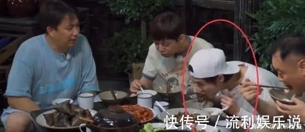 都說黃磊做飯好吃?鹿晗品嘗時(shí)的一個(gè)表情,暴露出了真相!