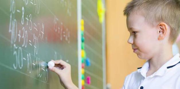 学霸|孩子将来是不是学霸，或许从小有征兆，有这4个特点就偷着乐吧