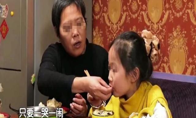 张阿姨|一碗32元的“牛肉面”,孙子吃完却怒骂奶奶,店老板都听不下去了